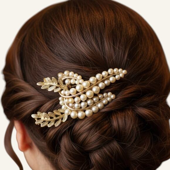 Handmade Accessories - Bridal Hair Comb Ivory Pearl Leaf White Accessory Vintage Wedding Clip Holiday